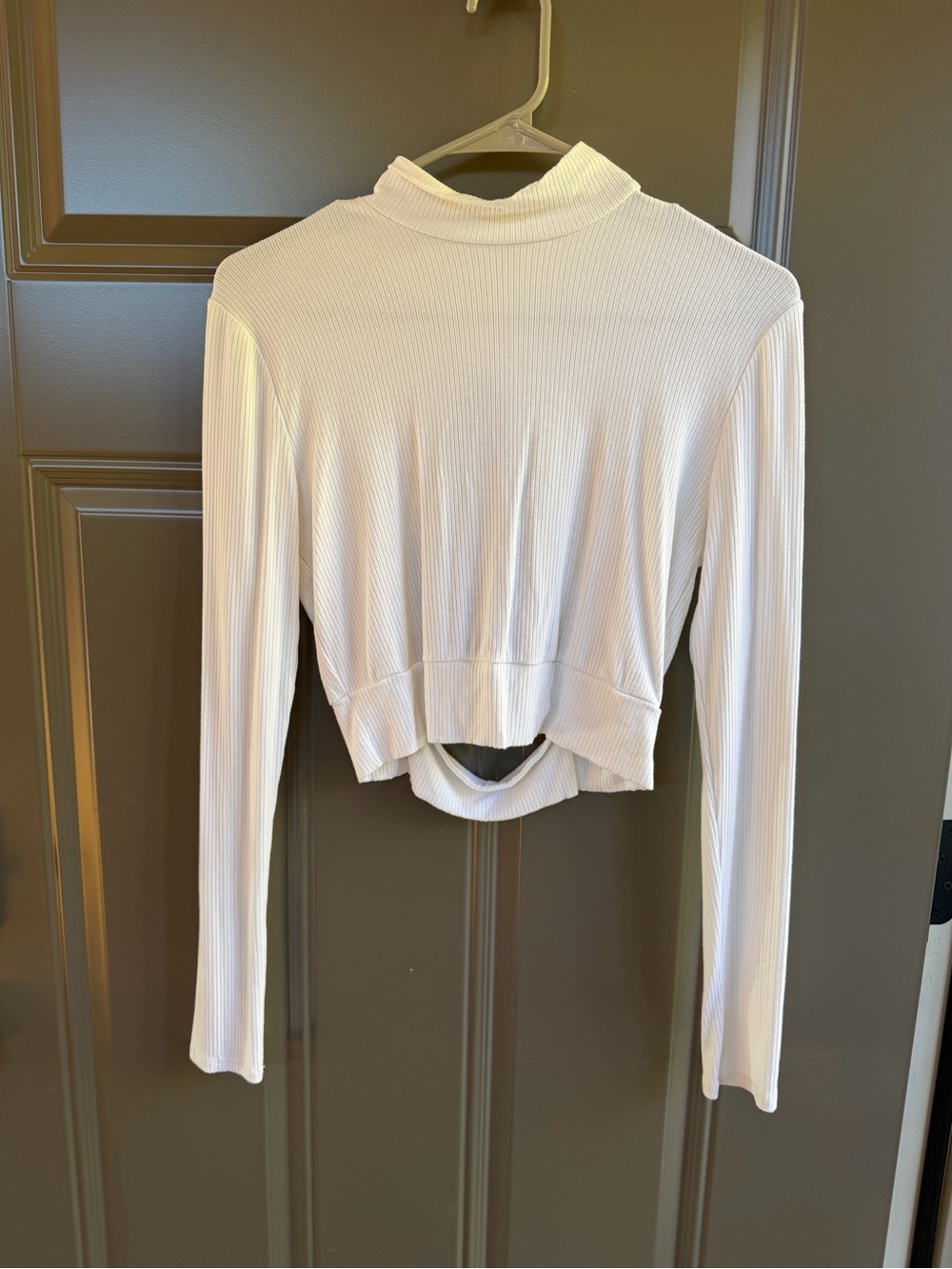 Garage Women's White Ribbed Long-Sleeve Mock Neck Top w/Open Back, Size L